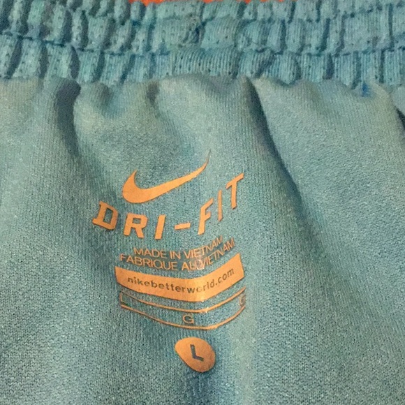 Nike Dry Fit Workout Shorts - Size Large - Picture 3 of 8